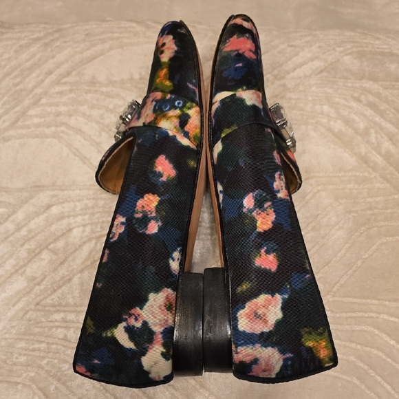 Seychelles Black Slip-On Loafers with Classic Silhouette - Picture 6 of 11